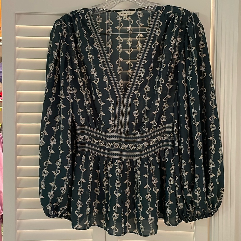Max studio bubble sleeve blouse